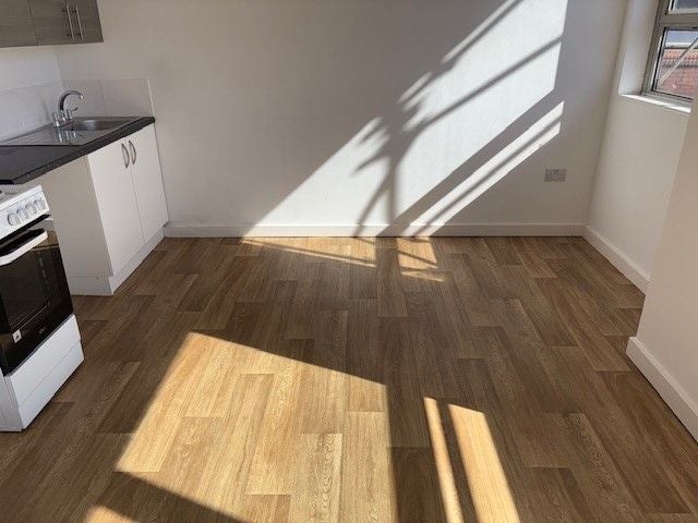 Flat Stuart Street in Luton