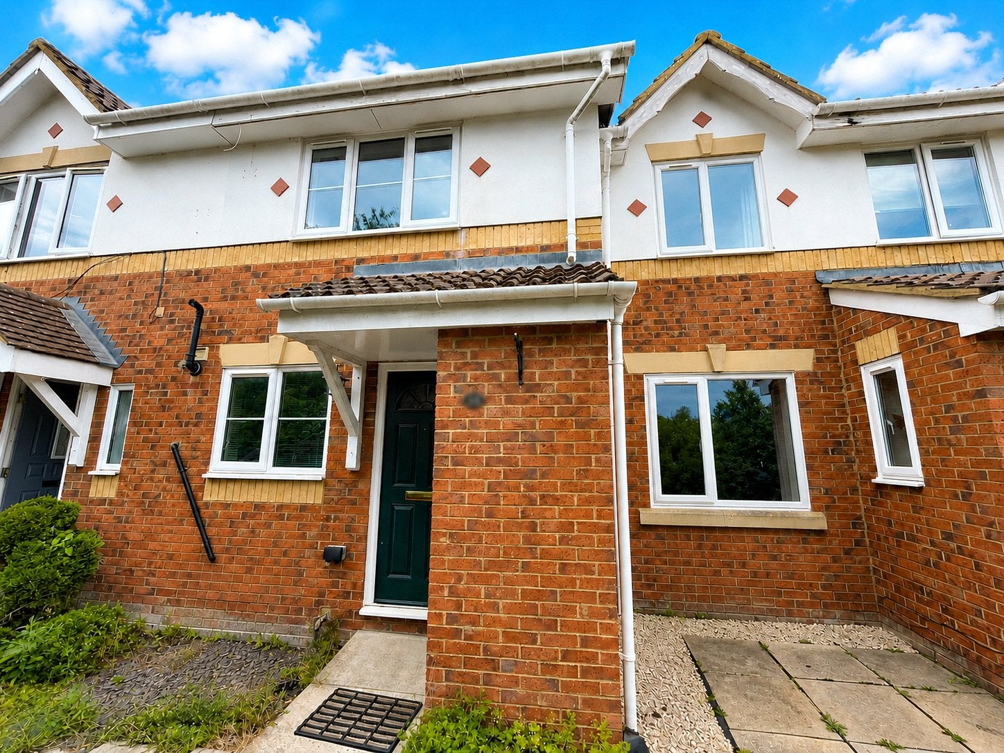 House Wyvern Close in Guildford
