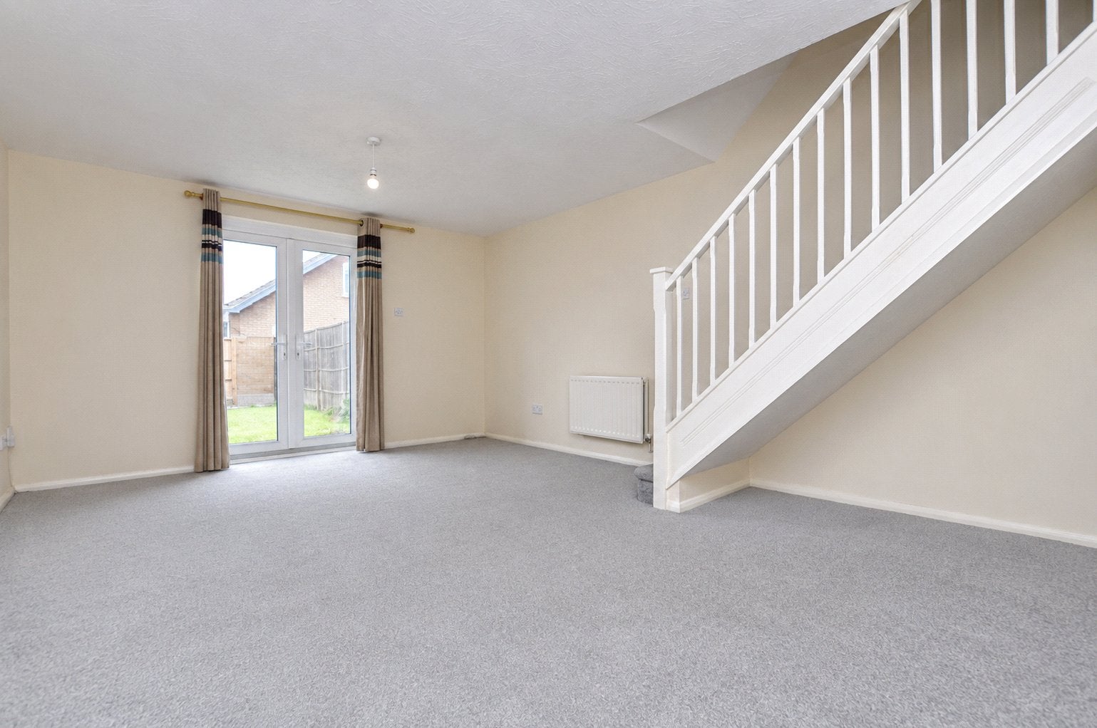House Wyvern Close in Guildford