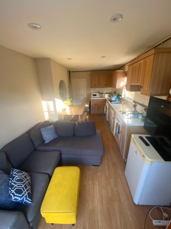 Room Ingelow Road in Greater London