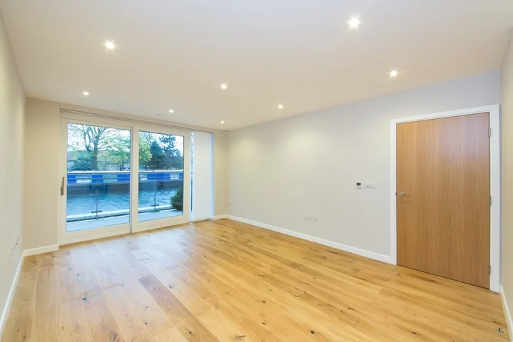 Flat Amberley Road in City of Westminster