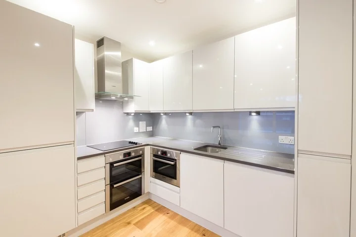 Flat Amberley Road in City of Westminster