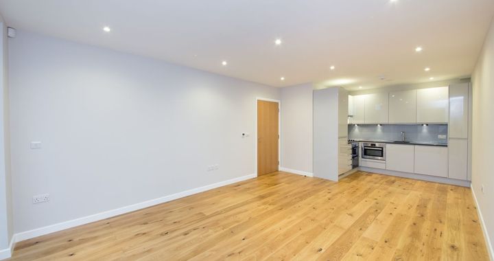 Flat Amberley Road in City of Westminster