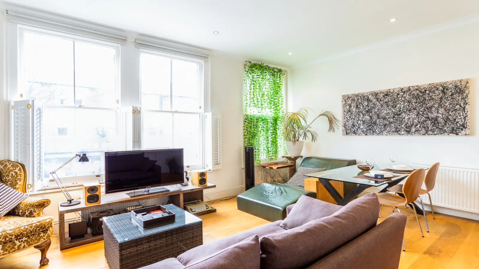 Flat Oxford Gardens in Greater London