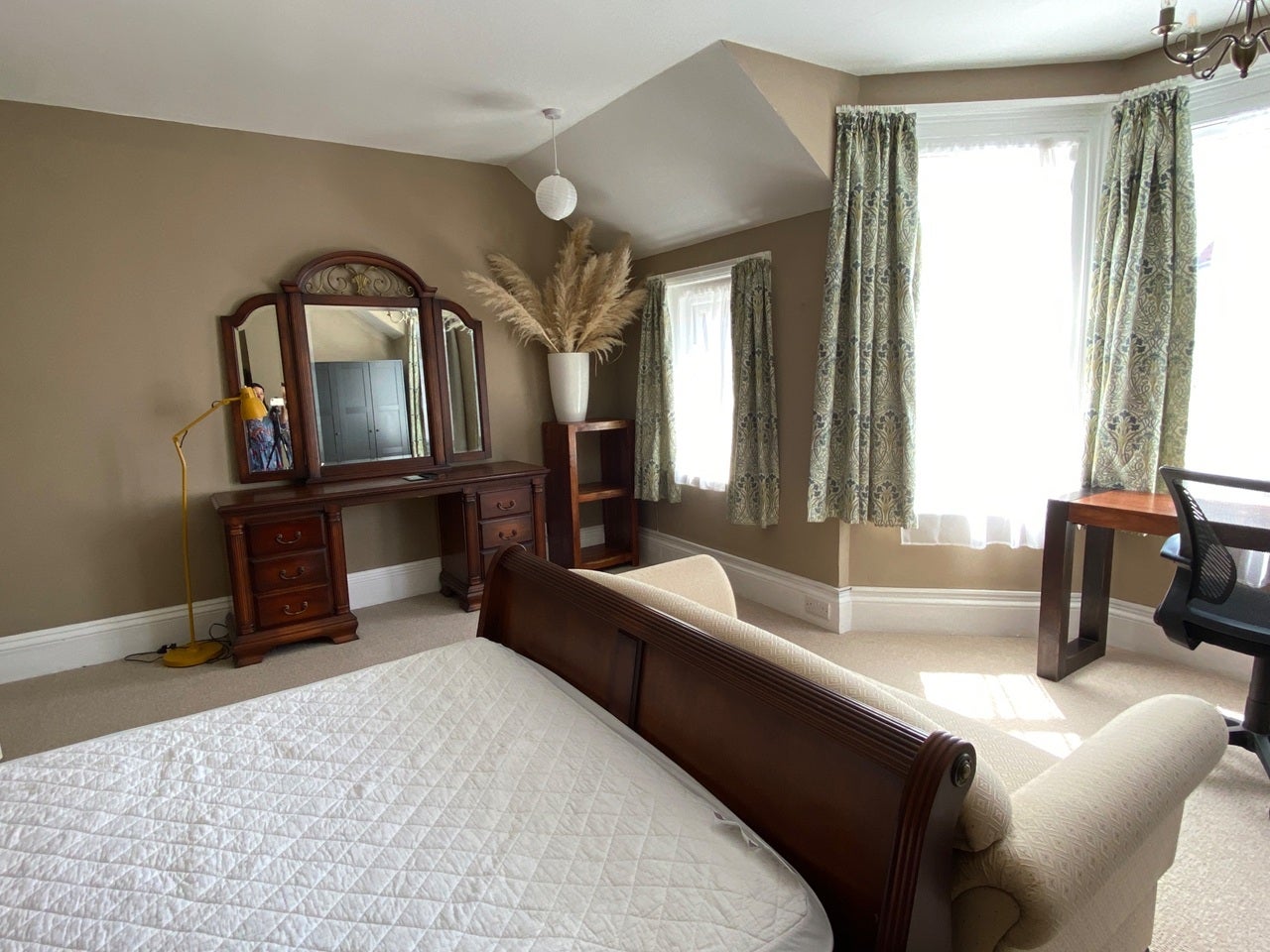 Room Elms Avenue in Eastbourne