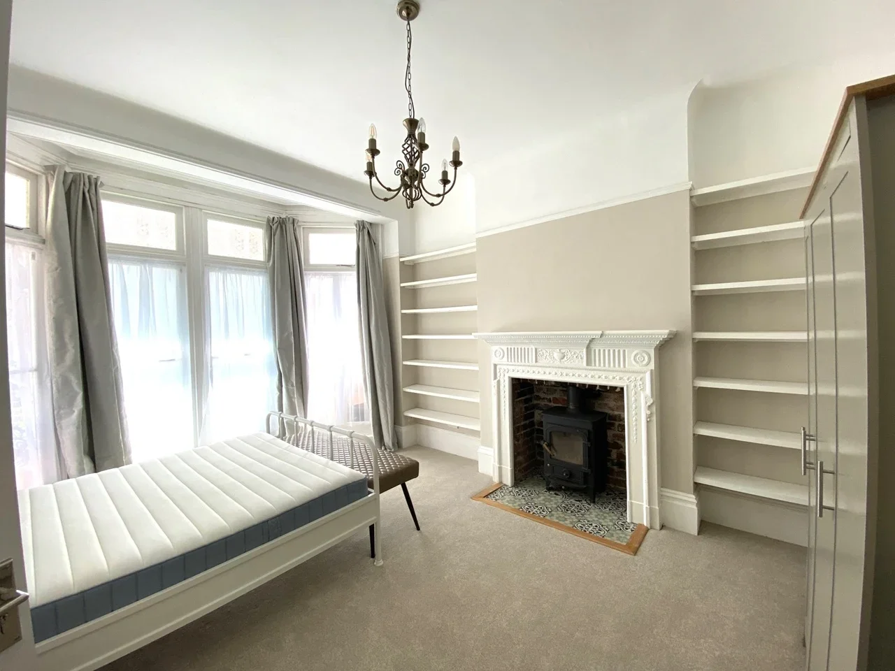 Room Elms Avenue in Eastbourne
