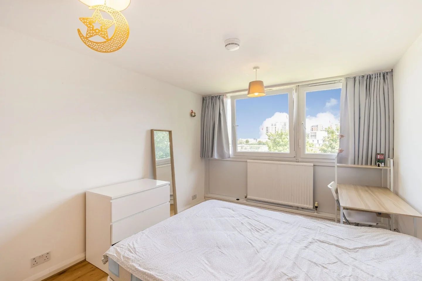Flat Campsfield Road in Greater London