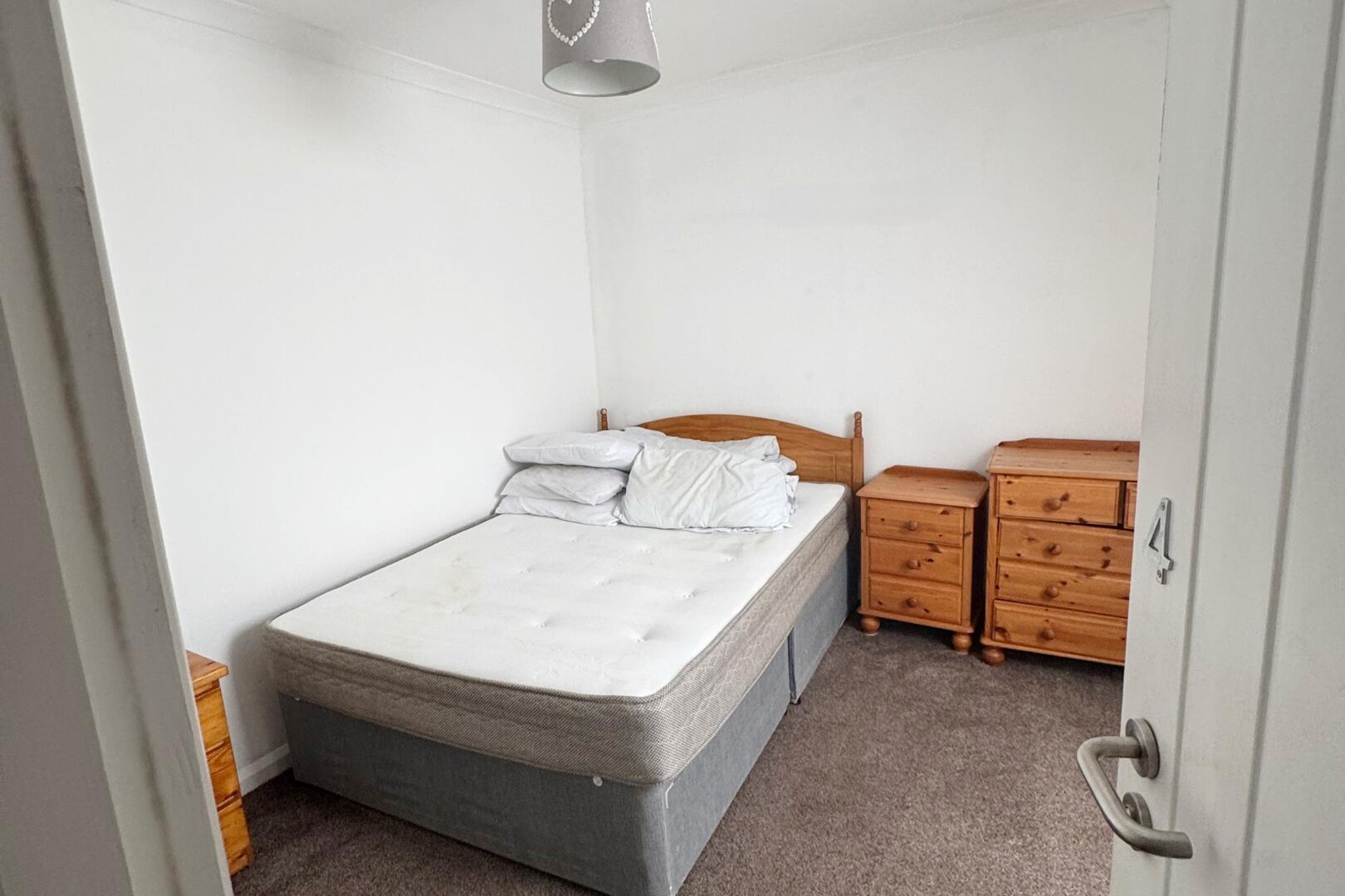 Room Clarence Road in East Cowes