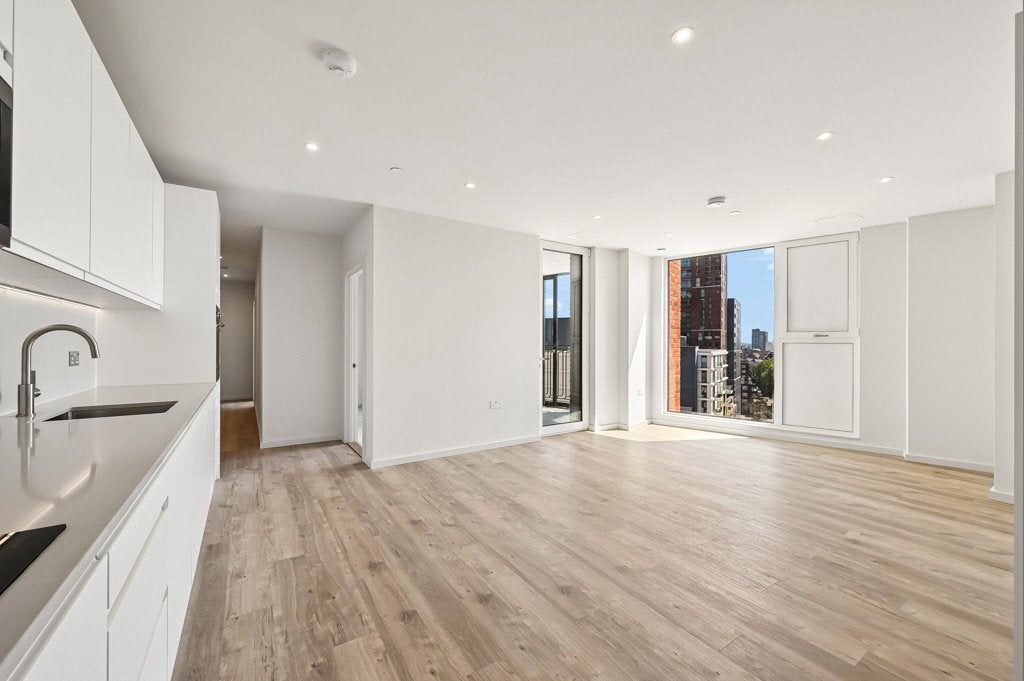 Flat Hebden Place in Greater London
