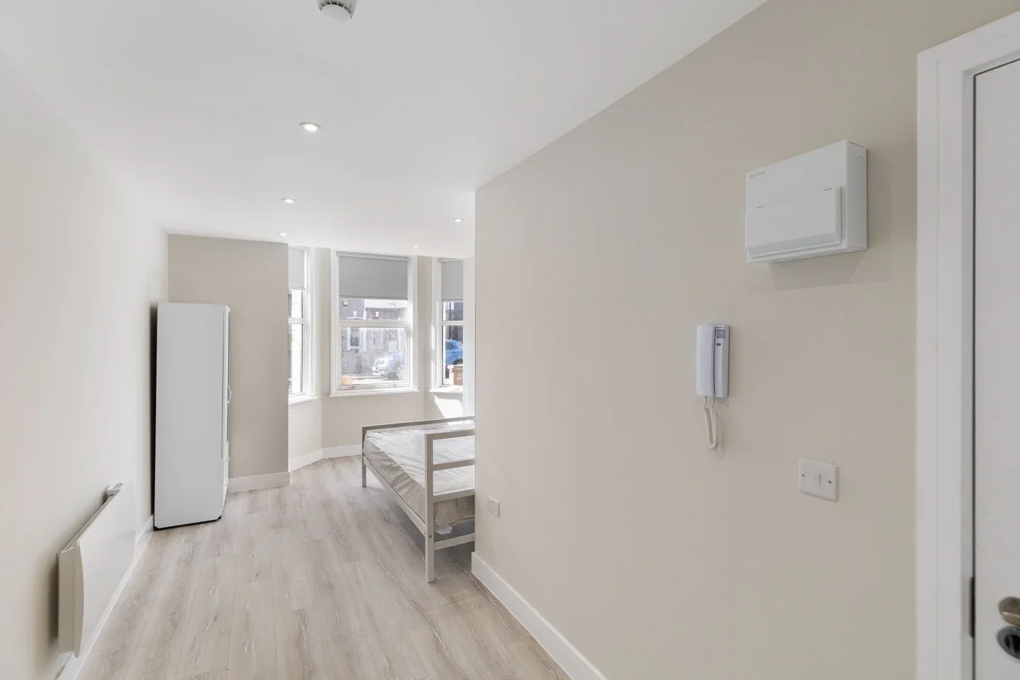 Flat Wolseley Road in Greater London