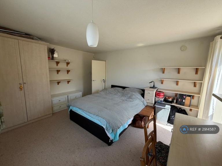 Room Landscape Drive in Leicester