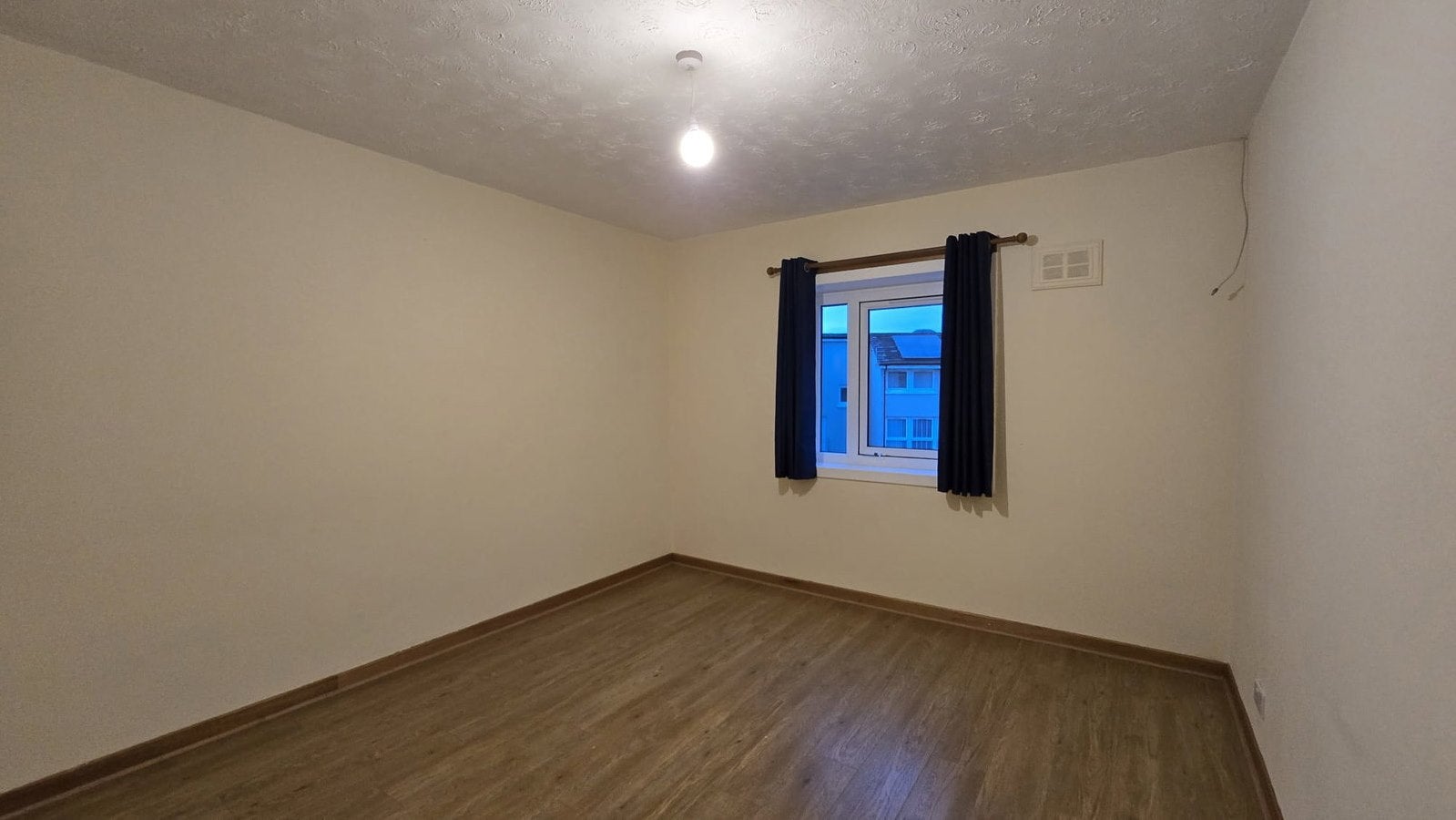 Flat Caroline Crescent in Alva
