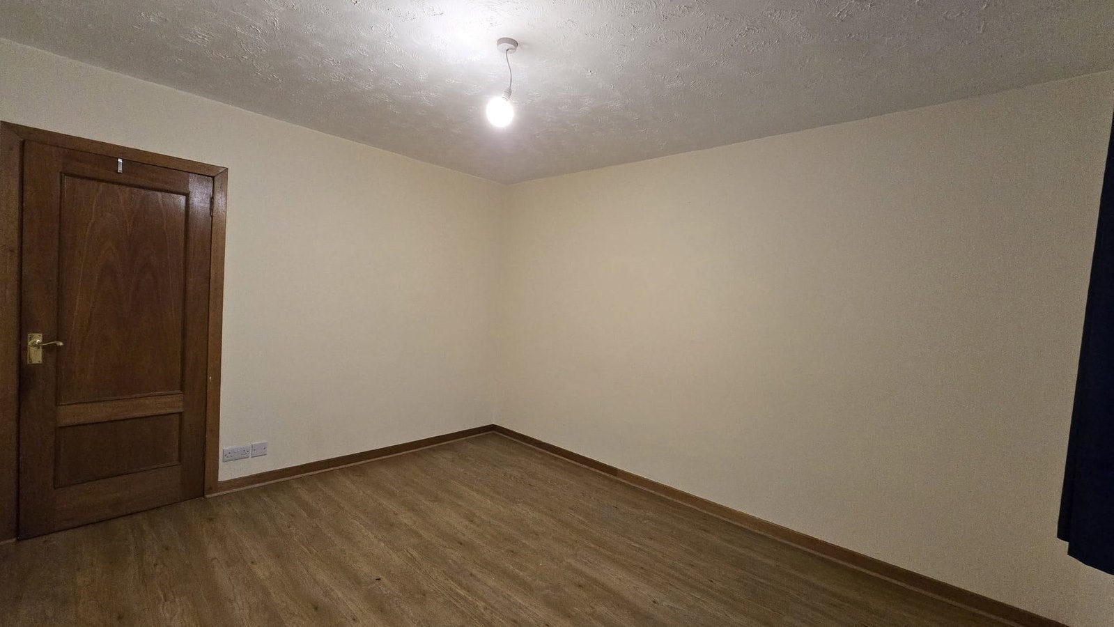 Flat Caroline Crescent in Alva