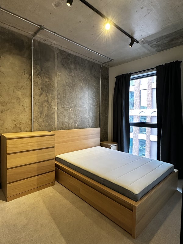 Flat Hankinson Way in Salford