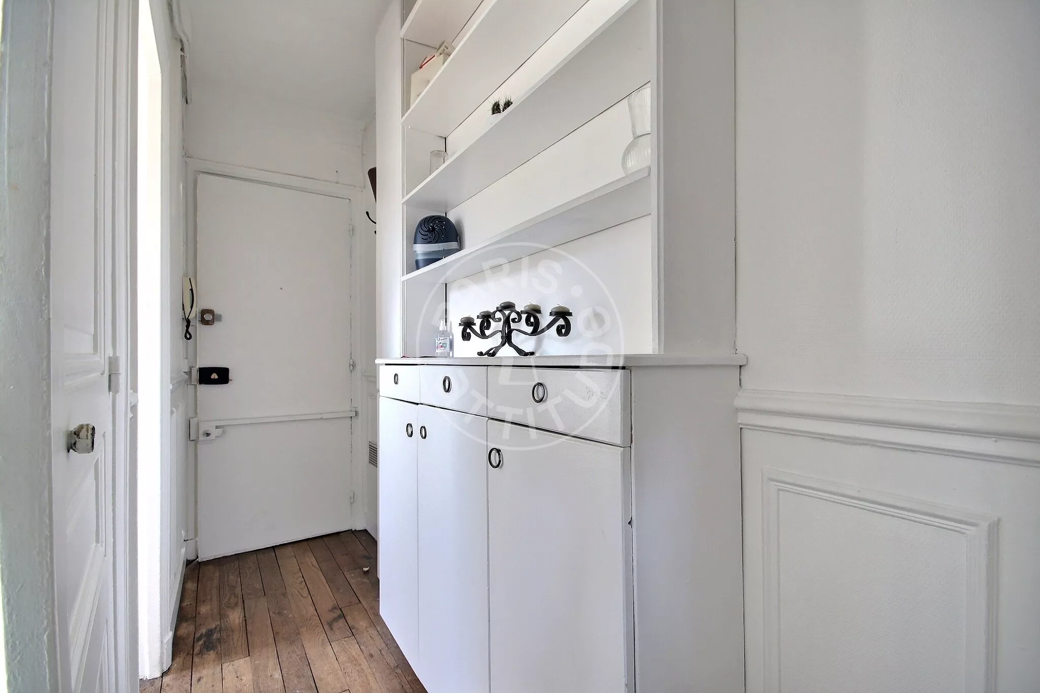 Flat Rue Claude-Rodier in Paris