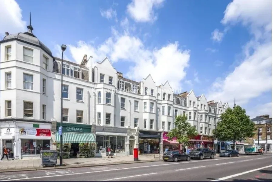 Flat Brixton Road in Greater London