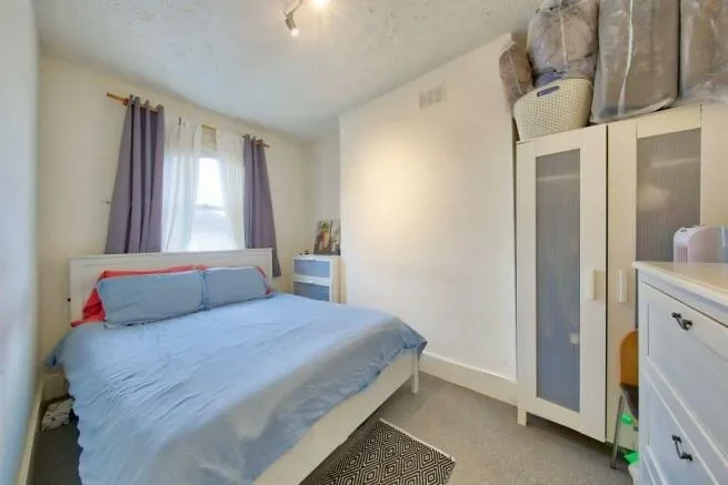 Flat Khama Road in Greater London