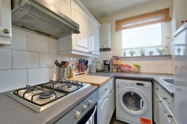Flat Khama Road in Greater London