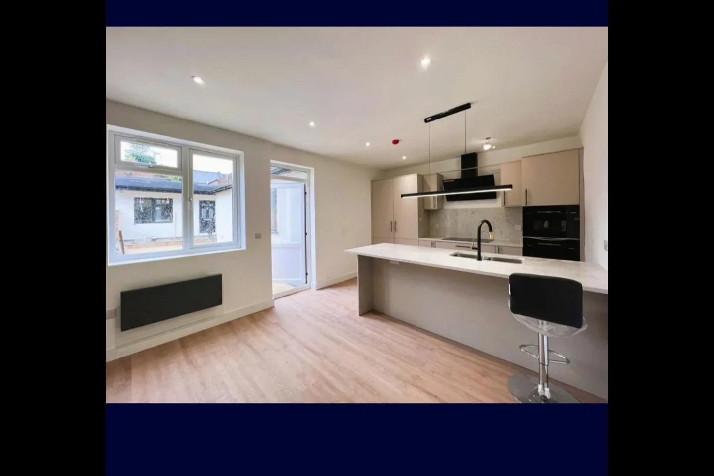 Room Granville Road in Luton
