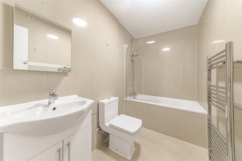 Room New Kent Road in Greater London