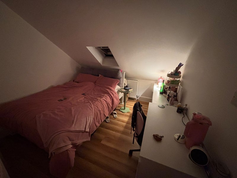 Room New Kent Road in Greater London