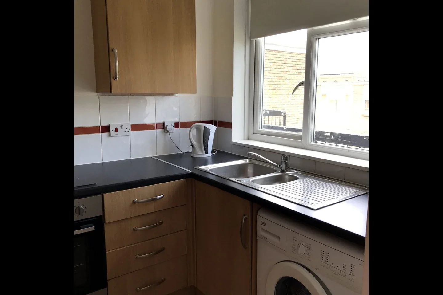 Flat Hartville Road in Greater London