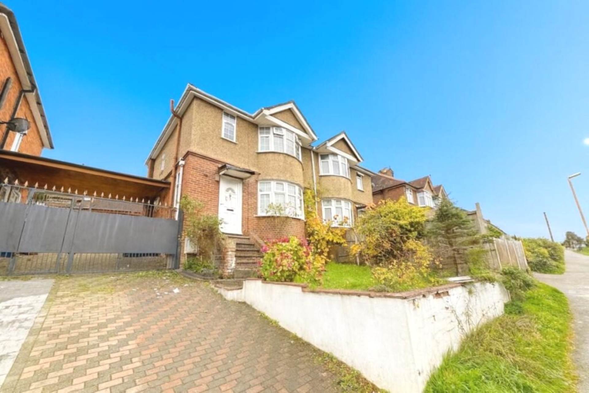 House Bushey Close in High Wycombe