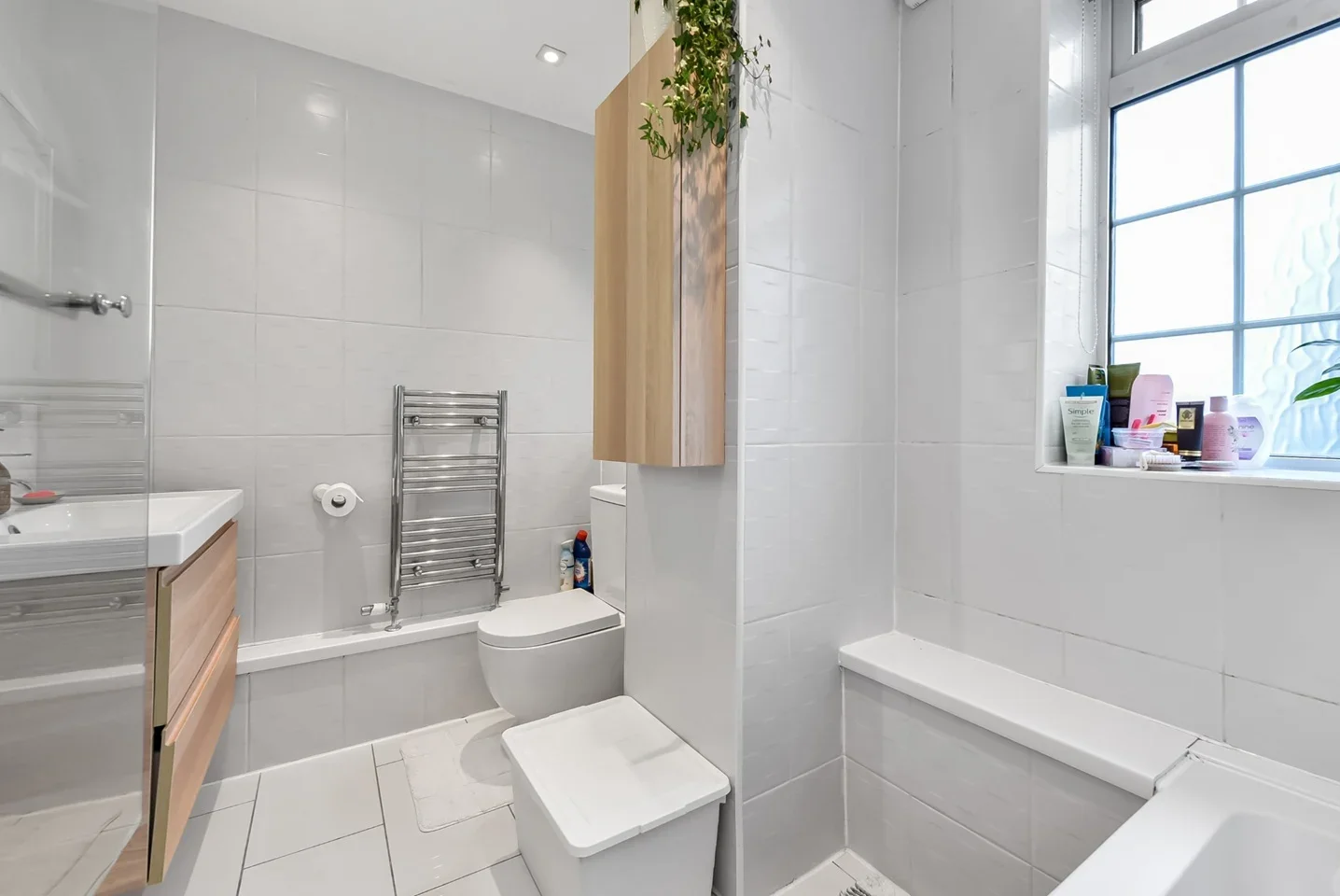 Room Beaconsfield Close in Greater London