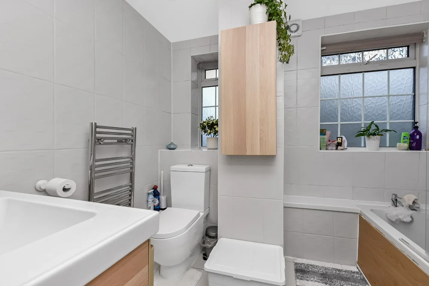 Room Beaconsfield Close in Greater London