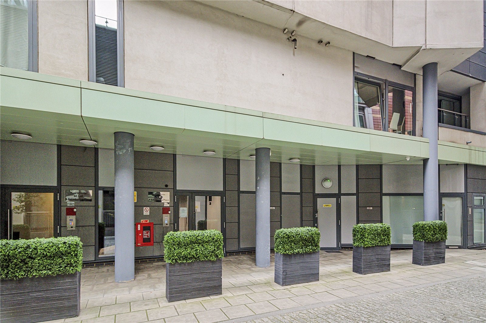 Flat Salamanca Place in Greater London