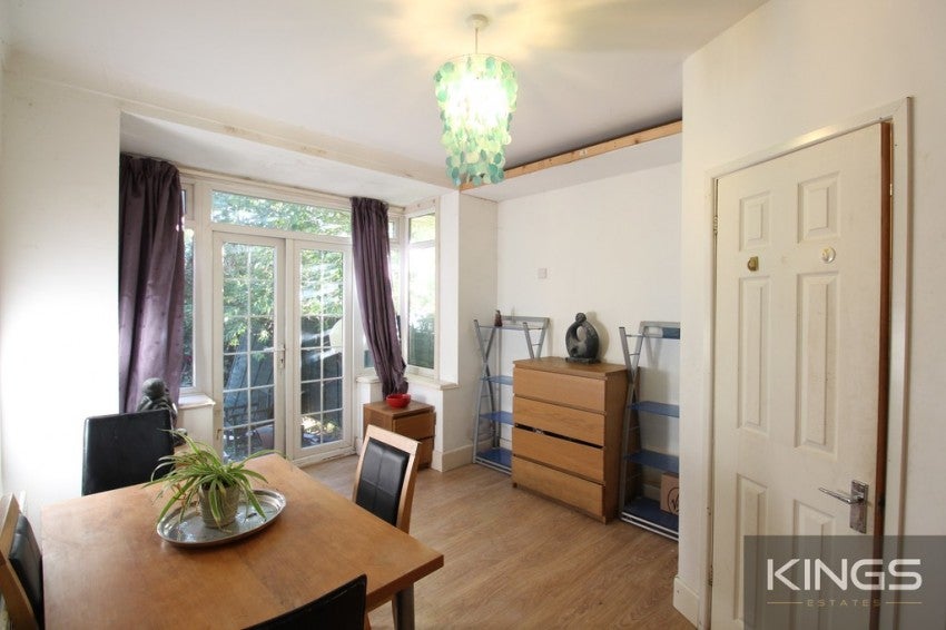Flat Mead Crescent in Southampton