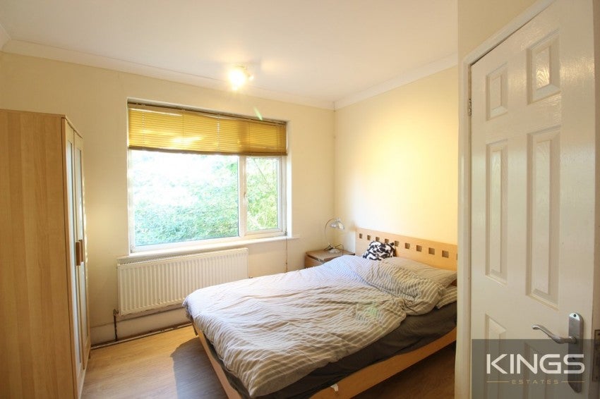 Flat Mead Crescent in Southampton