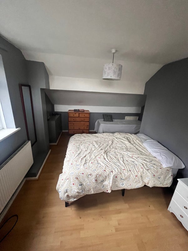 Flat Seagrave Road in Greater London