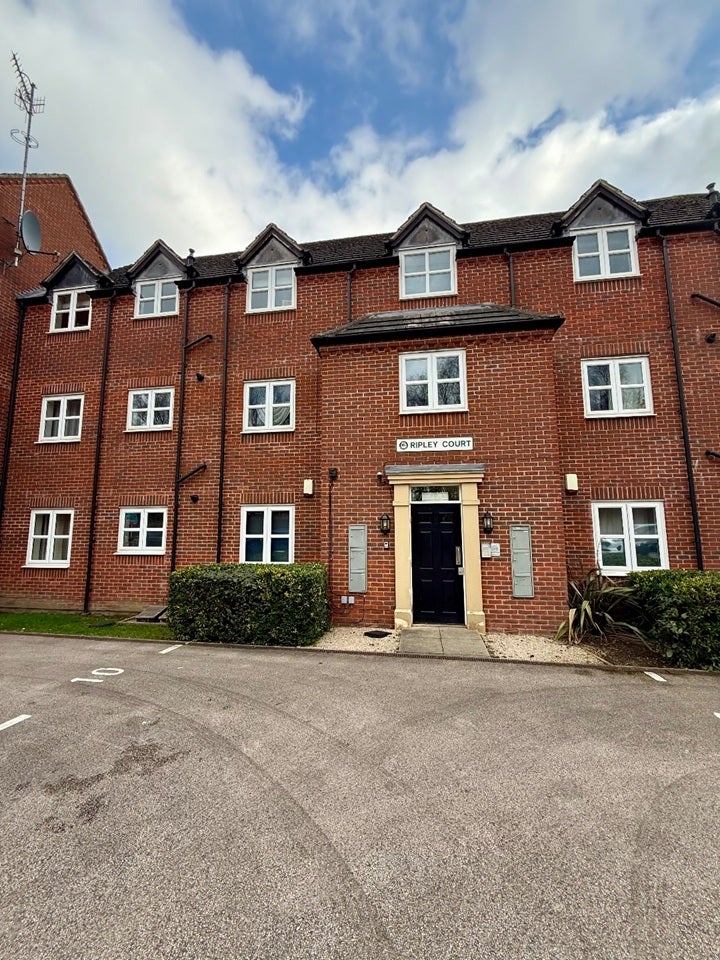 Flat Millbank Place in Ashfield