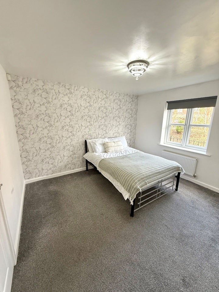 Flat Millbank Place in Ashfield