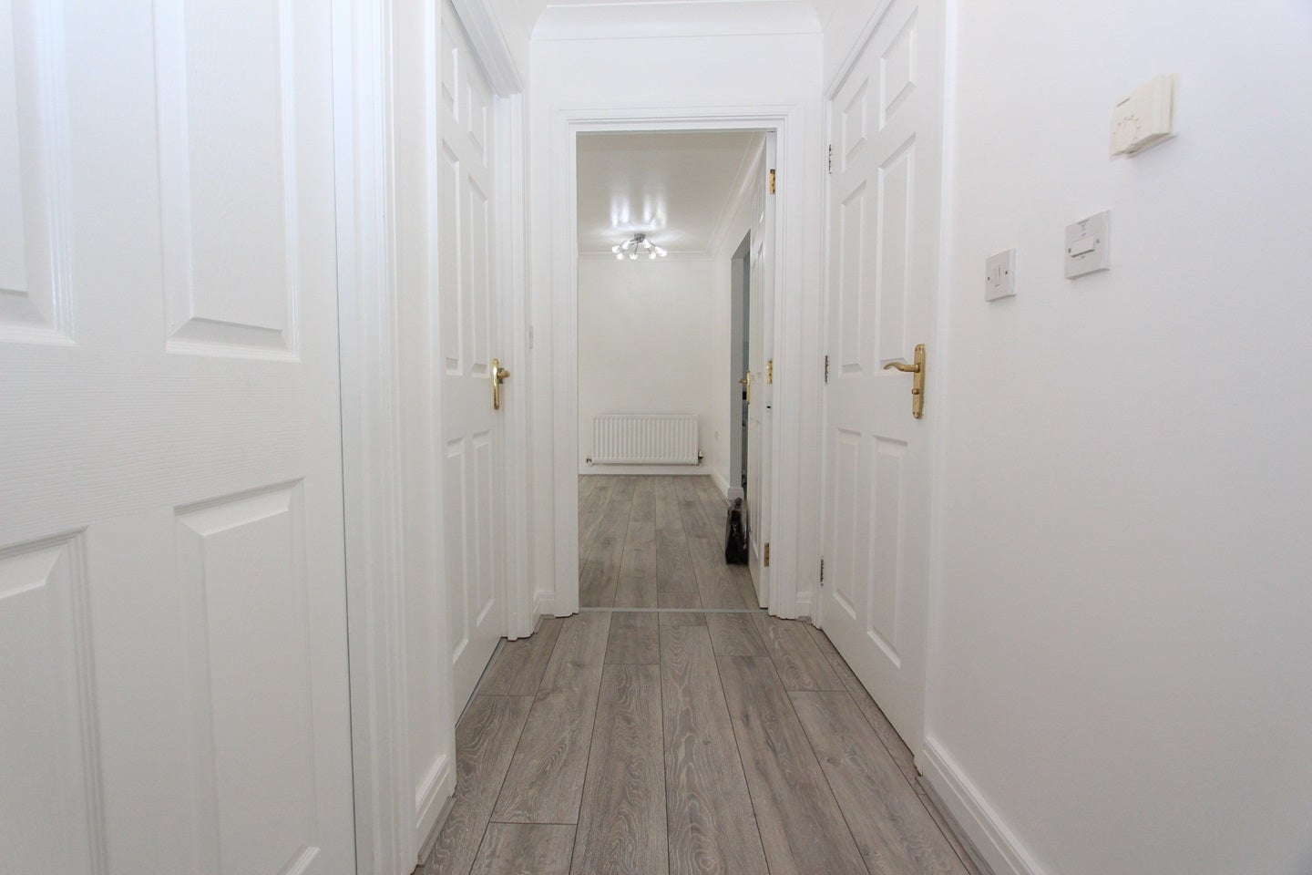 Flat Seaton Square in Greater London