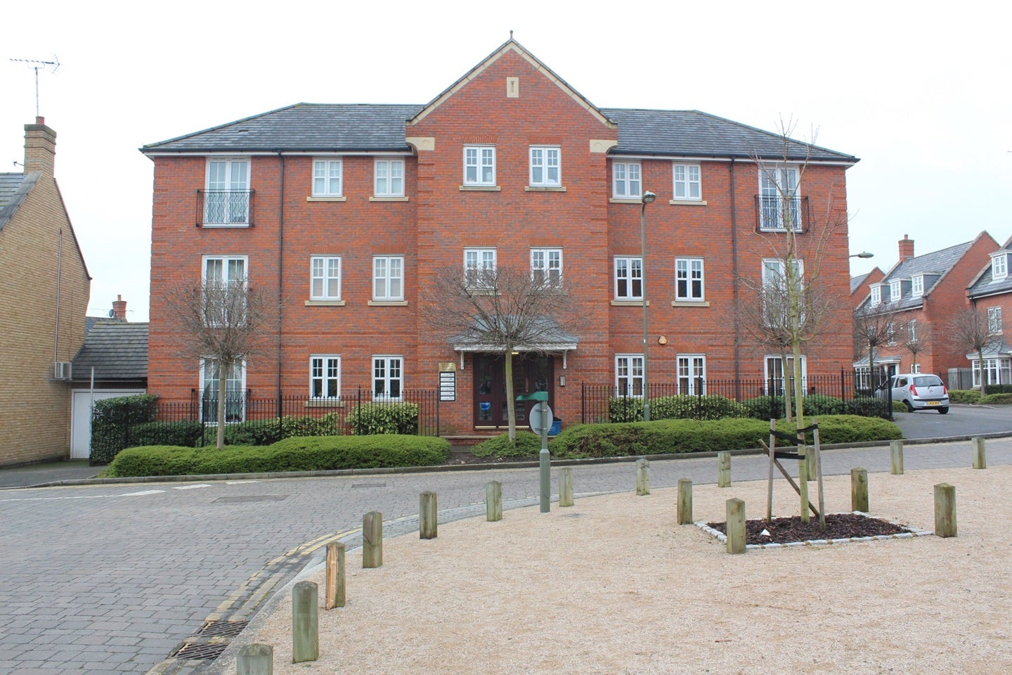 Flat Seaton Square in Greater London