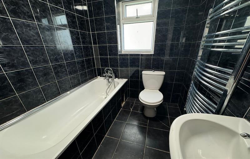 Flat Selsdon Road in Greater London