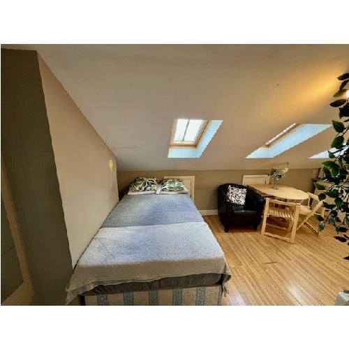 Room Lena Gardens in Greater London