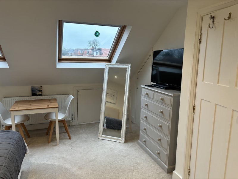 Room Woodland Way in Greater London
