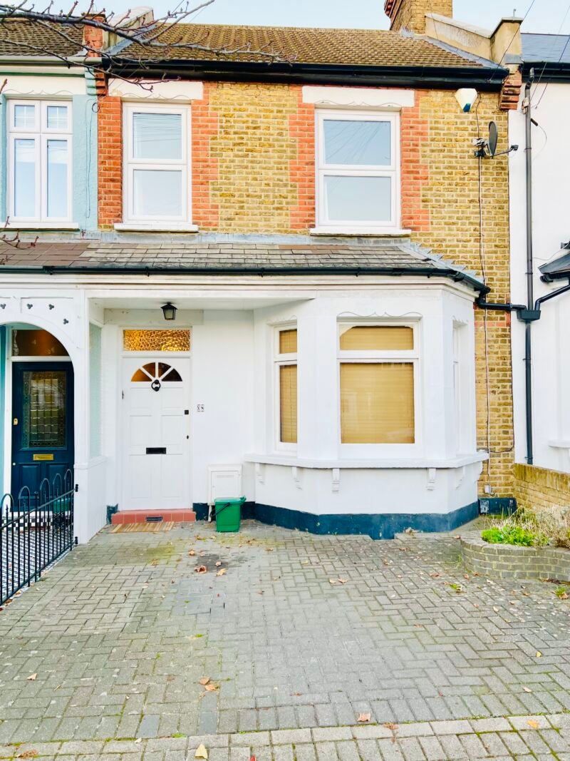 House Great Elms Road in Greater London