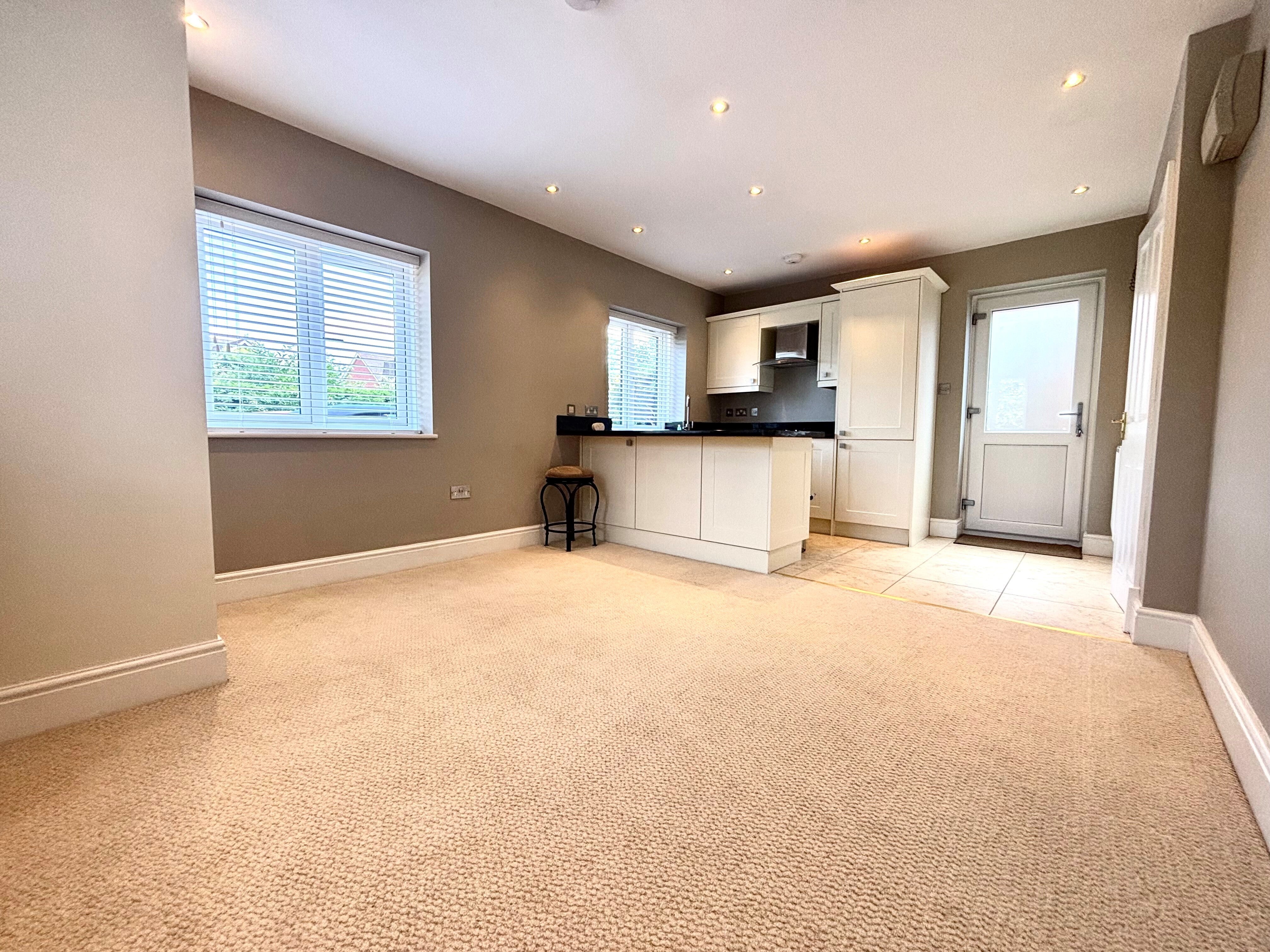 Flat Banbury Road in Stratford-on-Avon