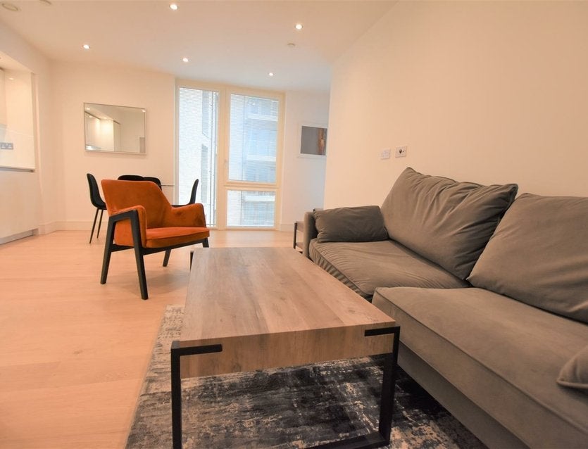 Flat Garnet Place in Greater London