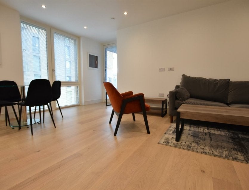 Flat Garnet Place in Greater London