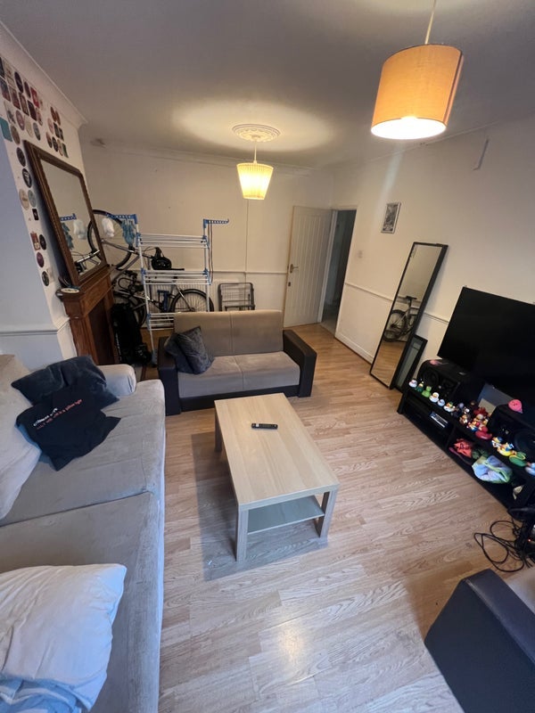 Room Daley Street in Greater London