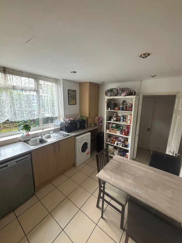 Room Daley Street in Greater London