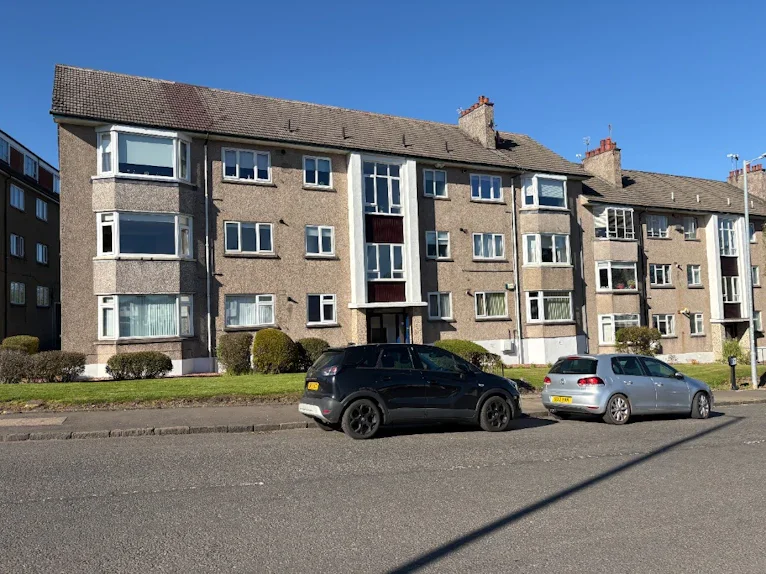 Flat Orchard Court in Thornliebank