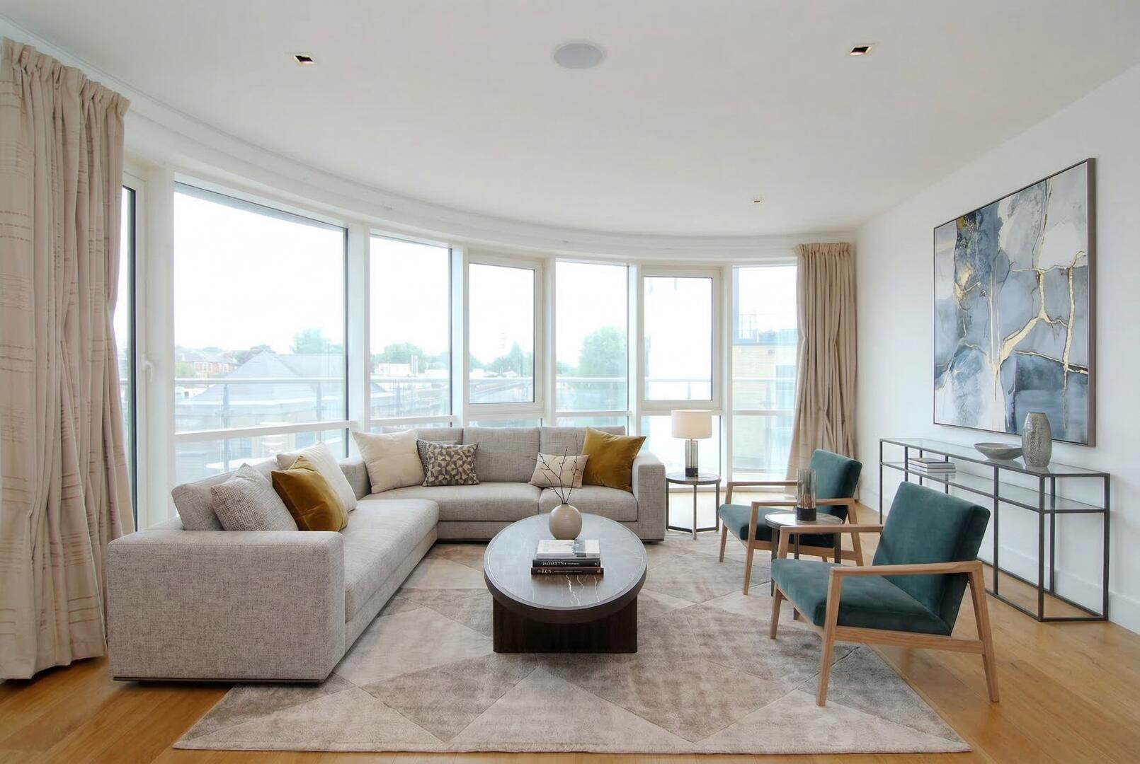 Flat Kew Bridge Road in Greater London