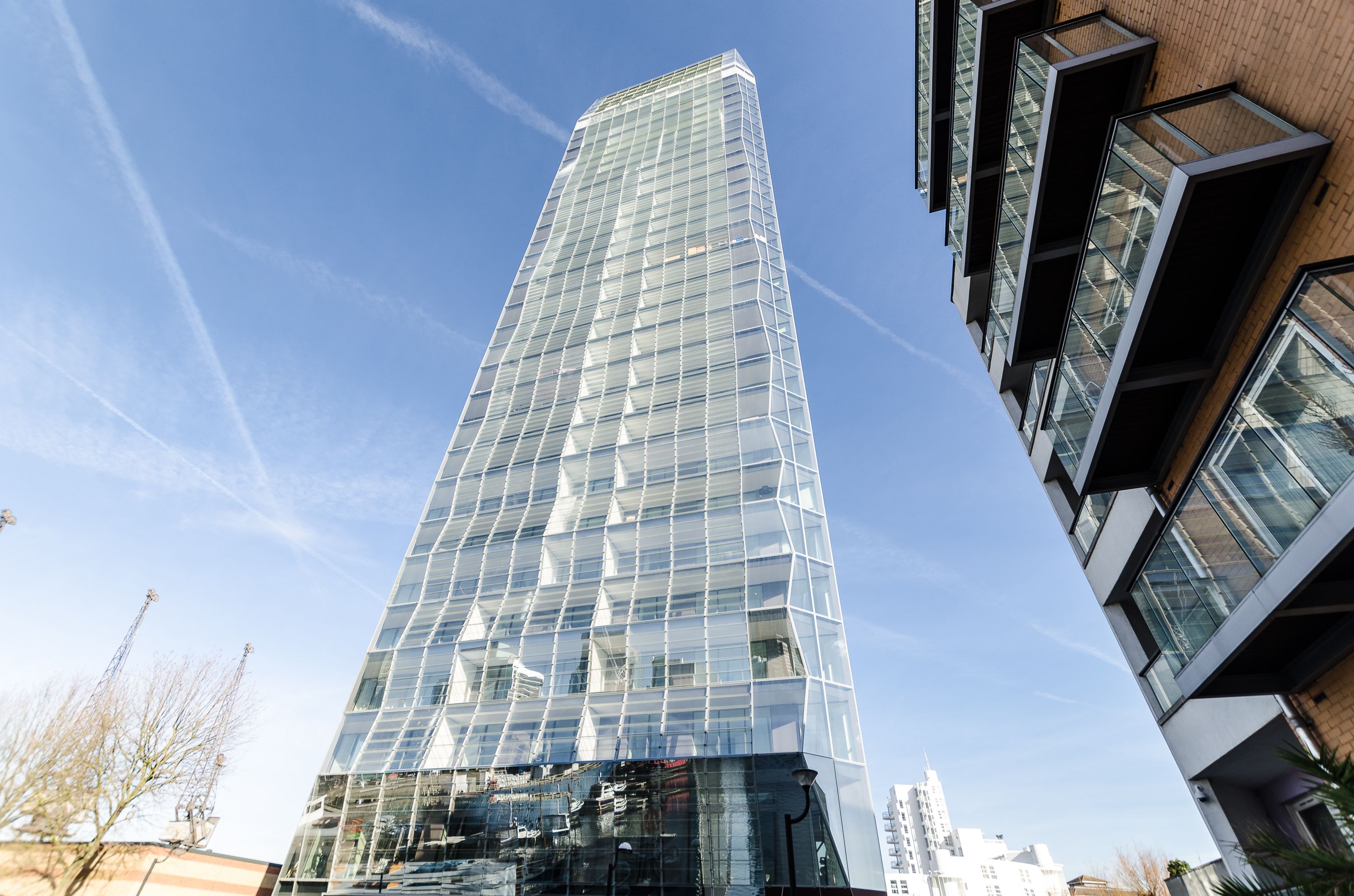 Flat Lawn House Close in Greater London