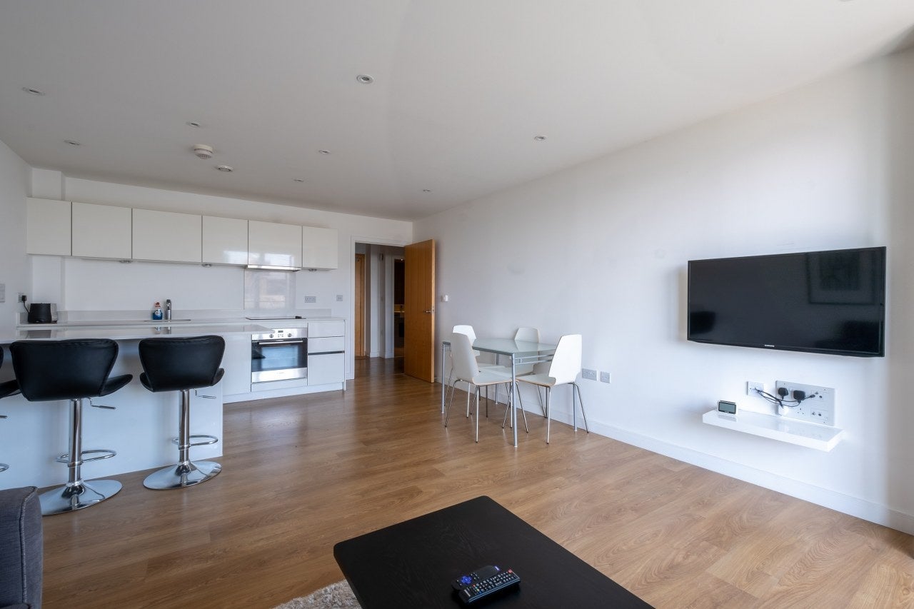 Flat Seven Sea Gardens in Greater London